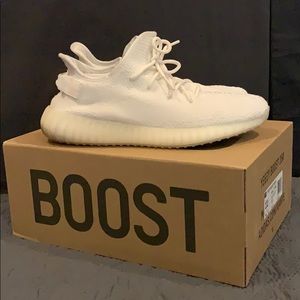 Yeezy boost 350 v2 triple white